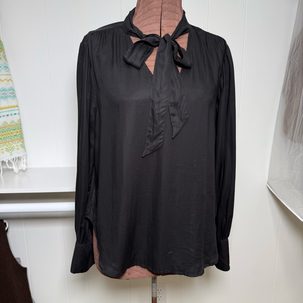 cloth & stone Black Tie Neck Long Popover Sleeve Blouse Size Medium
